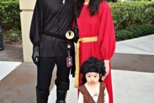 Zorro costume for the dad, a little pirate costume for the kid and a bold look for the mom