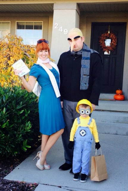 Despicable me halloween costumes for the whole family