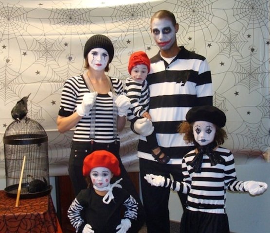mime family costumes for Halloween