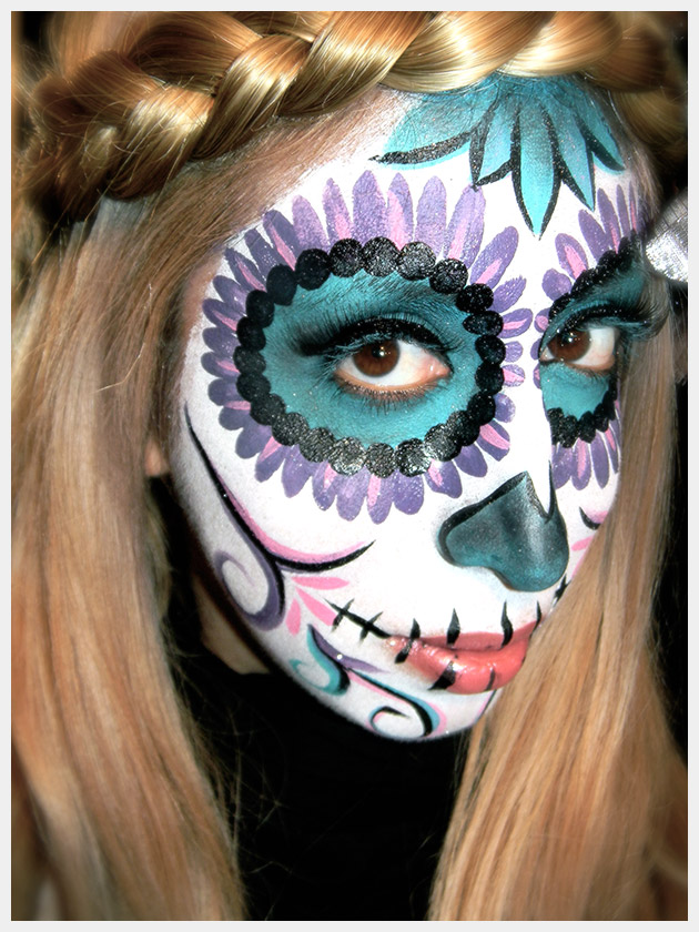 DIY bold sugar skull makeup (via https:)