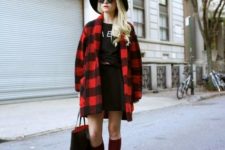 fall look with a brim hat