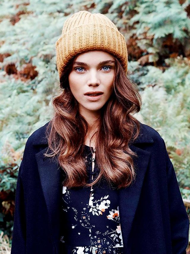 simple waves are always a win-win idea to show off your hair and look chic