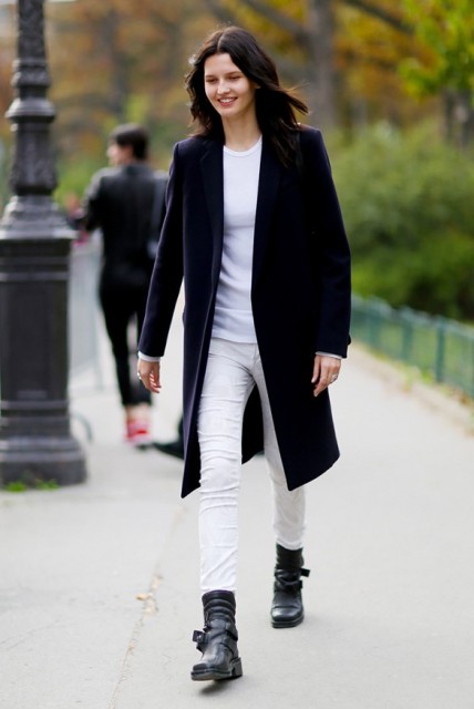 With white t-shirt, white pants and knee-length coat