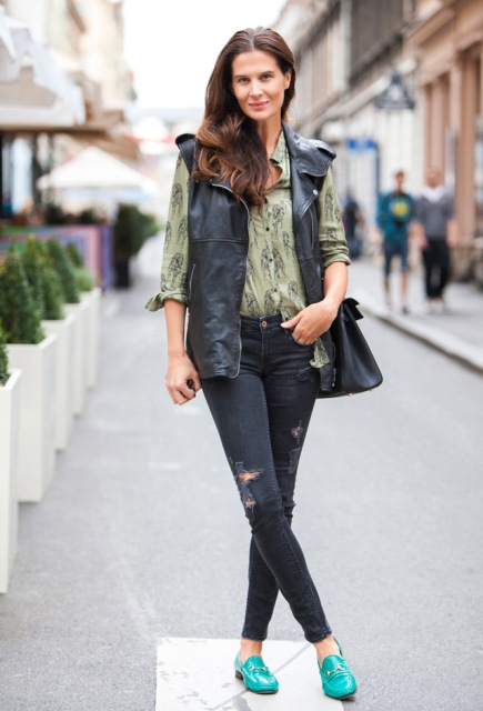 With printed shirt, distressed jeans, flats and black bag