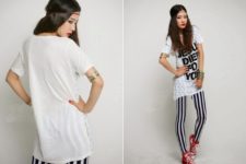 With long t-shirt, headband and red and white sneakers