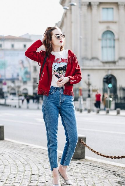 With printed t shirt, crop jeans and flats