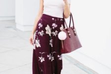 With off the shoulder shirt, pumps and bag