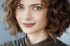 13 short bob with curly hair is a double trend look for 2018
