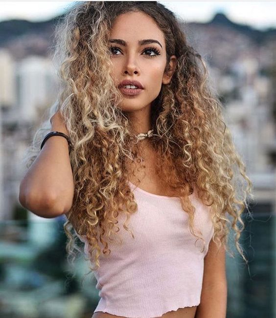 look like a Disney princess with such cool curls, you will be irresistible