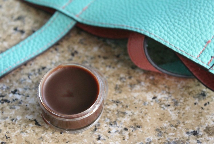 DIY chocolate lip balm with extracts and essential oils (via www.happy-mothering.com)