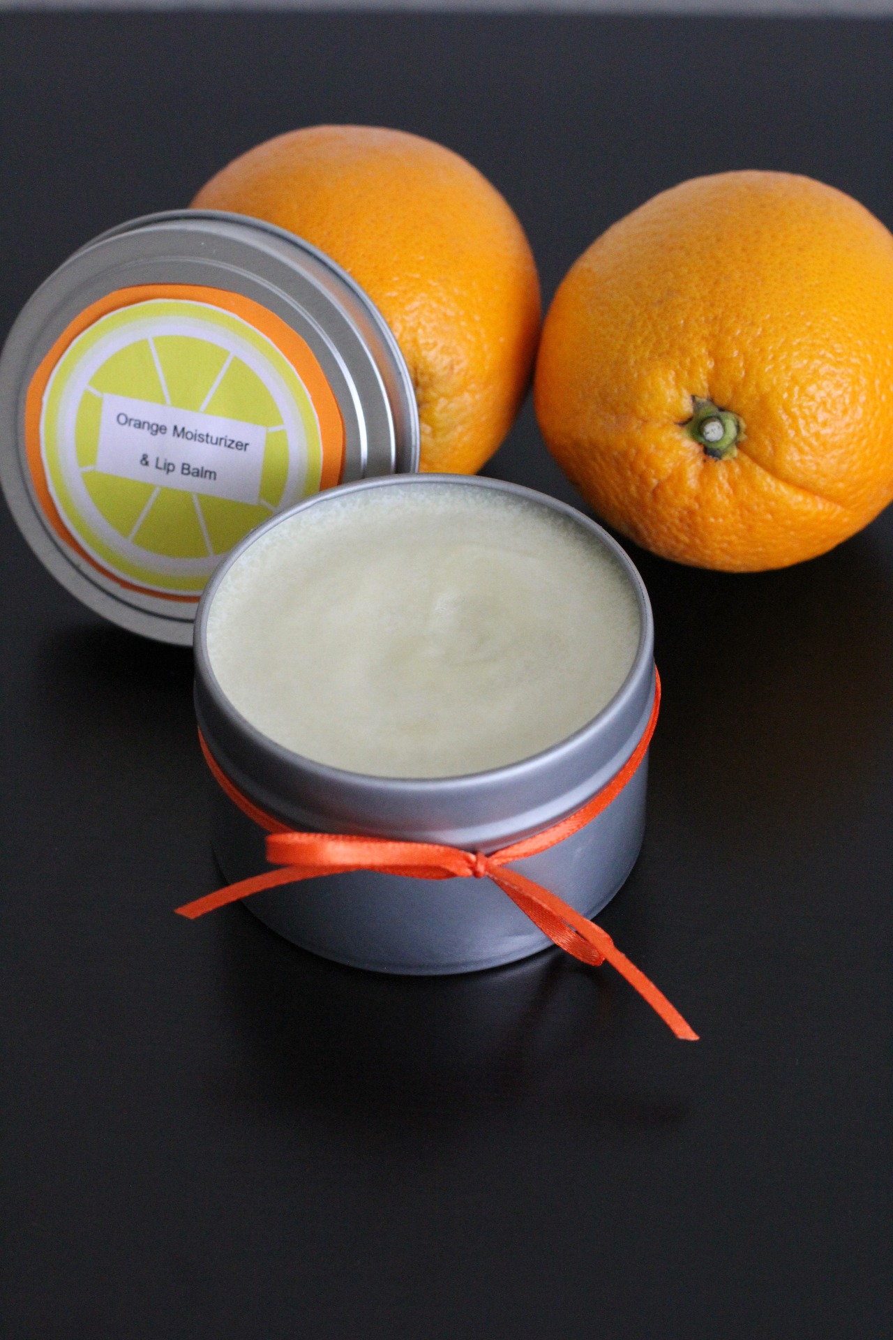 DIY orange lip and hand moisturizer (via www.dailysqueeze.com)