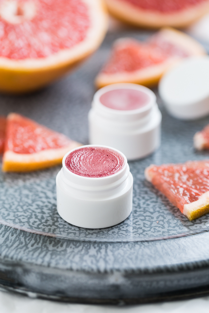 DIY pink grapefruit lip balm (via getinspiredeveryday.com)