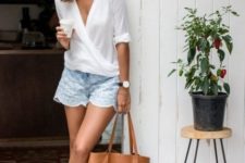 With shorts, hat, brown tote and brown sandals
