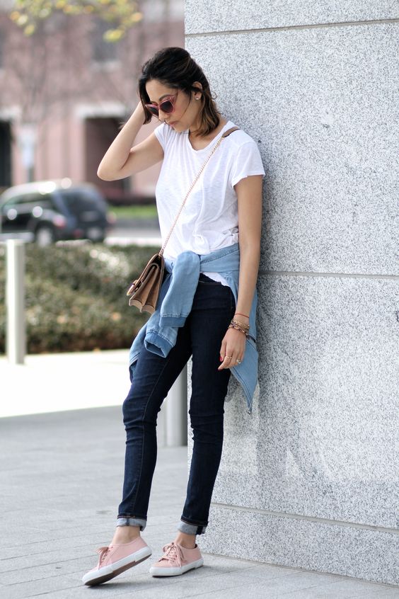 tan sneakers with jeans