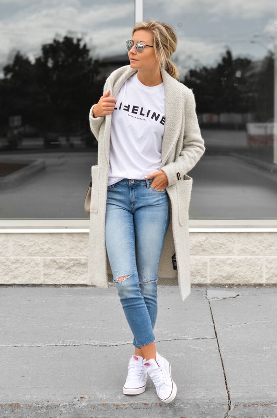 15 Stylish Fall Outfits With A White T-Shirt - Styleoholic
