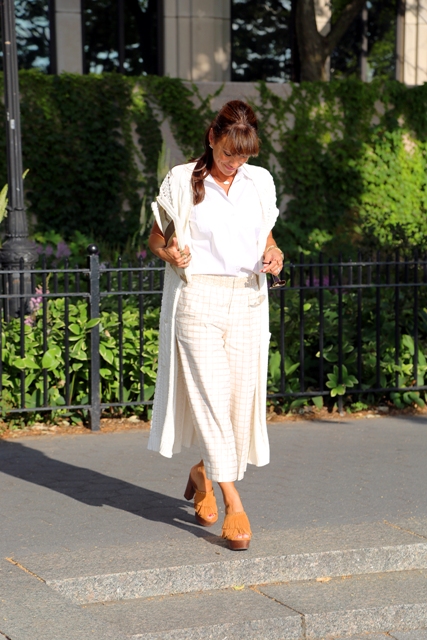 With white shirt, printed culottes and white long cardigan
