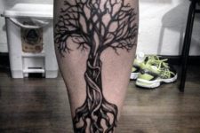 Gorgeous tattoo on the leg