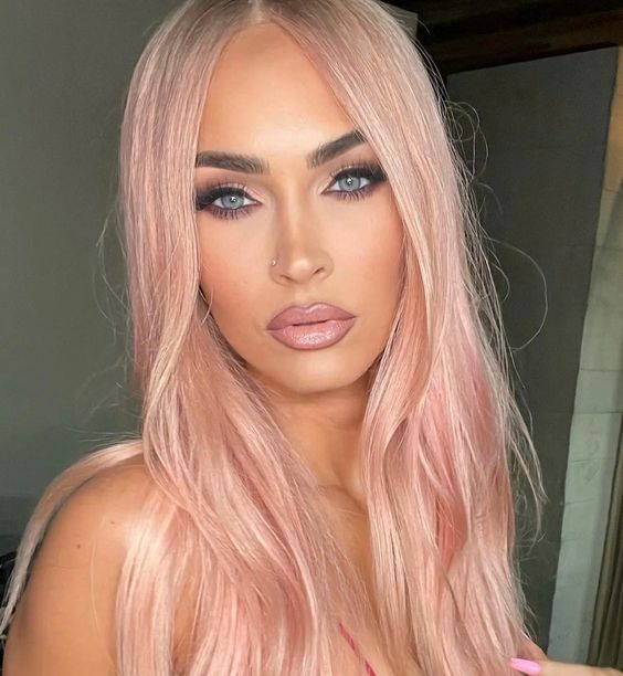 Megan Fox rocking long strawberry blonde hair with some texture looks heavenly beautiful