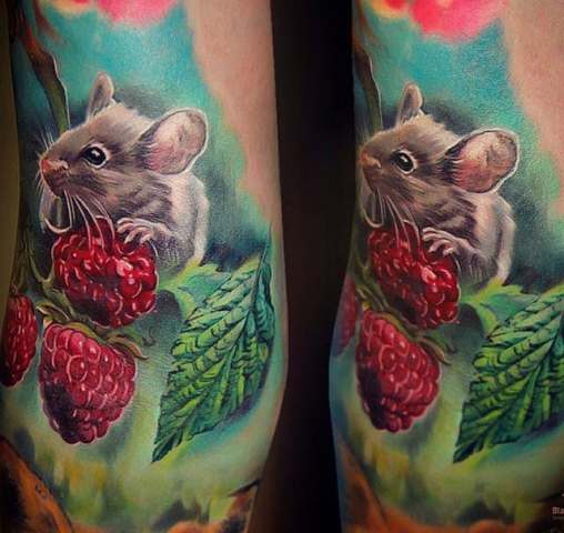 Mouse with raspberry tattoo idea