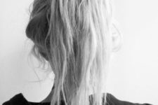 06 a messy high ponytail with textural hair is a chic casual idea that every girl can realize fast
