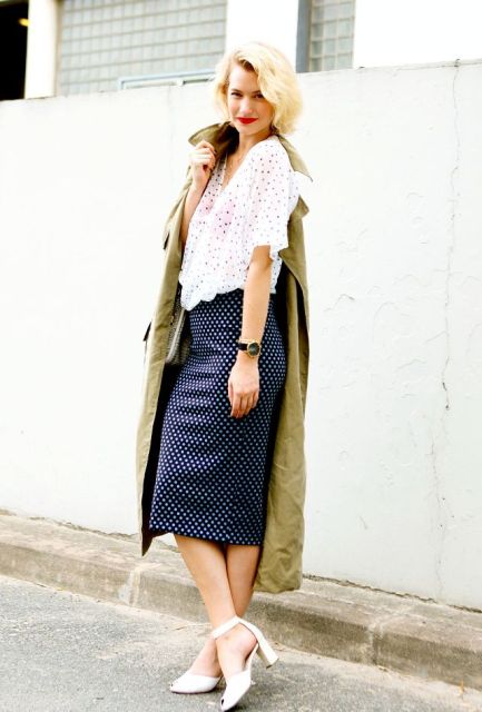 With printed loose shirt, trench coat and white heels