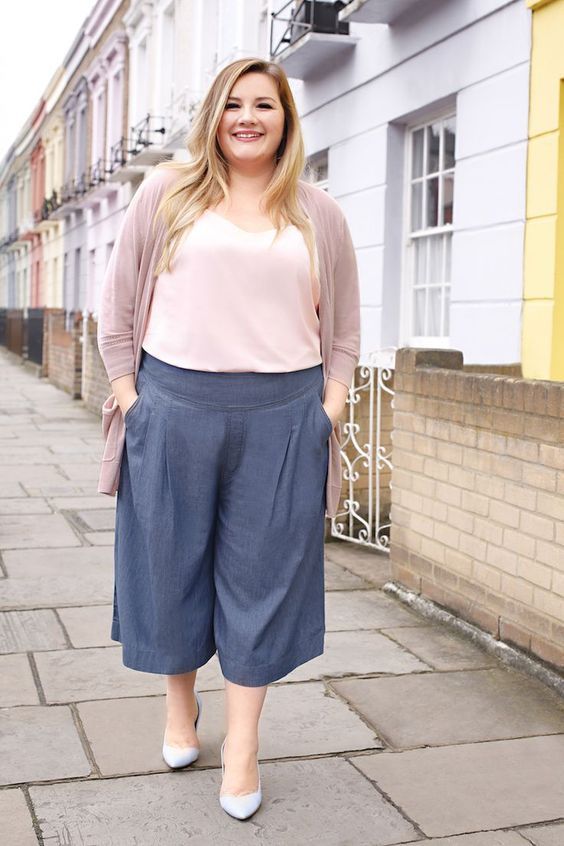 a blush top, navy linen culottes, light blue shoes and a dusty pink cardigan
