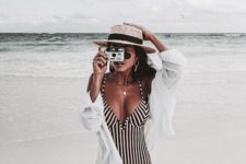 a sexy B&W swimsuit for summer beach days