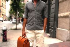 a super light and casual work summer outfit for a man