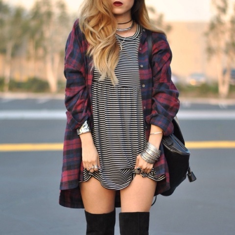 With plaid loose long button down shirt and black bag