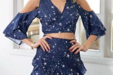 With star printed off the shoulder crop top