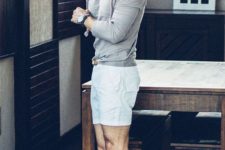 15 a grey long sleeve, white shorts and white espadrilles for maximal comfort and relaxation