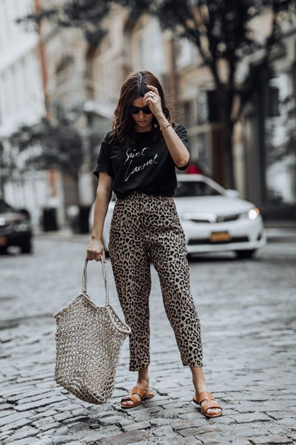 With loose shirt, gray tote bag and flat sandals