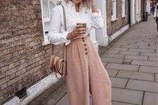 06 a creative work outfit with blush high waisted culottes, a white shirt, white sneakers and a brown leather bag