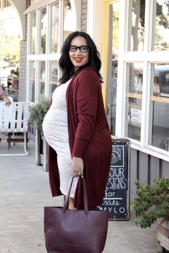 a grey knee dress, a burgundy long cardigan, a matching tote and glasses for a girlish look