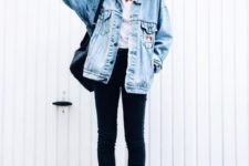 15 navy skinnies, a printed tee, a bleached denim jacket and white sneakers for an effortleslly cool look