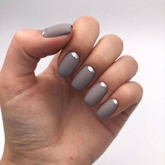 stylish matte grey nails with silver touches are amazing for winter holidays and just for a chic and shiny look