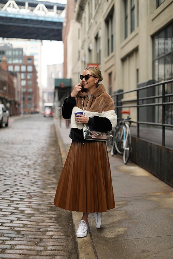 pleated skirt outfits with sneakers