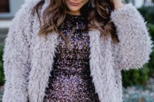 With lilac faux fur jacket and leopard clutch