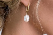 chic gold hoop and baroque pearl earrings are all the rage right now, try them for sure