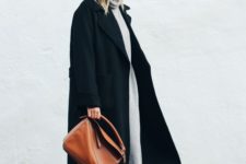 10 a grey sweater, joggers, black trainers, a black coat and a cognac bag for a chic fall or winter look
