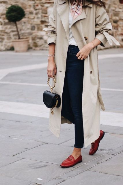 With gray shirt, skinny pants, red flat shoes and mini bag