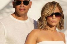 J Lo wearing awesome D-frame ombre sunglasses for an ultimately fashionable look