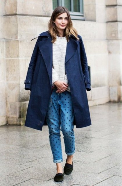With sweatshirt, navy blue coat and printed cuffed jeans