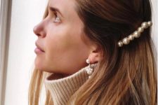 a cool pearl barrette and matching pearl earrings for a trendy look this spring and summer