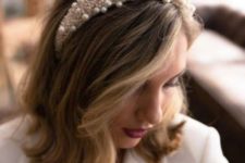 if you have a super girlish mood, you can wear a full pearl and bead headband like this one