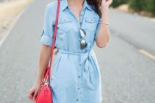 a blue chambray shirtdress with short sleeves, a red bag and sunglasses for this summer