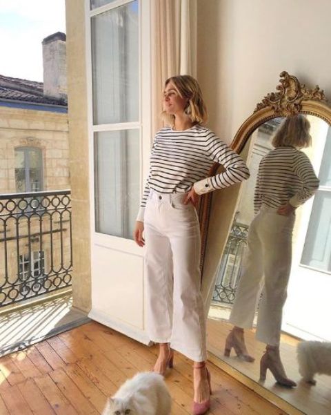 a Parisian fal outfit with a striped top, white jeans, dusty pink shoes is amazing for a warm day