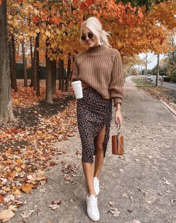 a stylish chunky knit sweater if perfect for fall outfits
