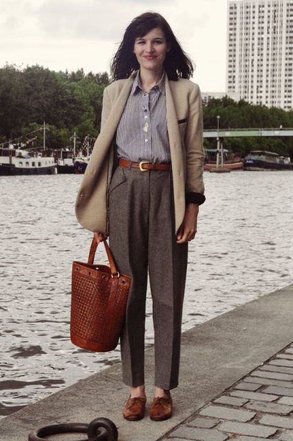 With striped shirt, beige cardigan, brown tote bag and brown shoes