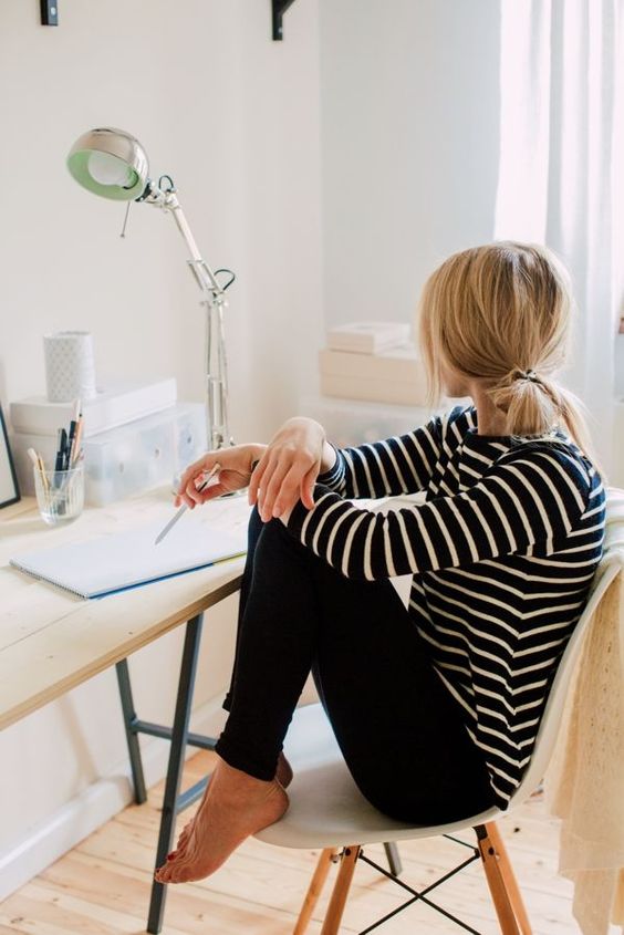 a striped long sleeve top and black leggings will be a nice solution for every kind of work and having calls